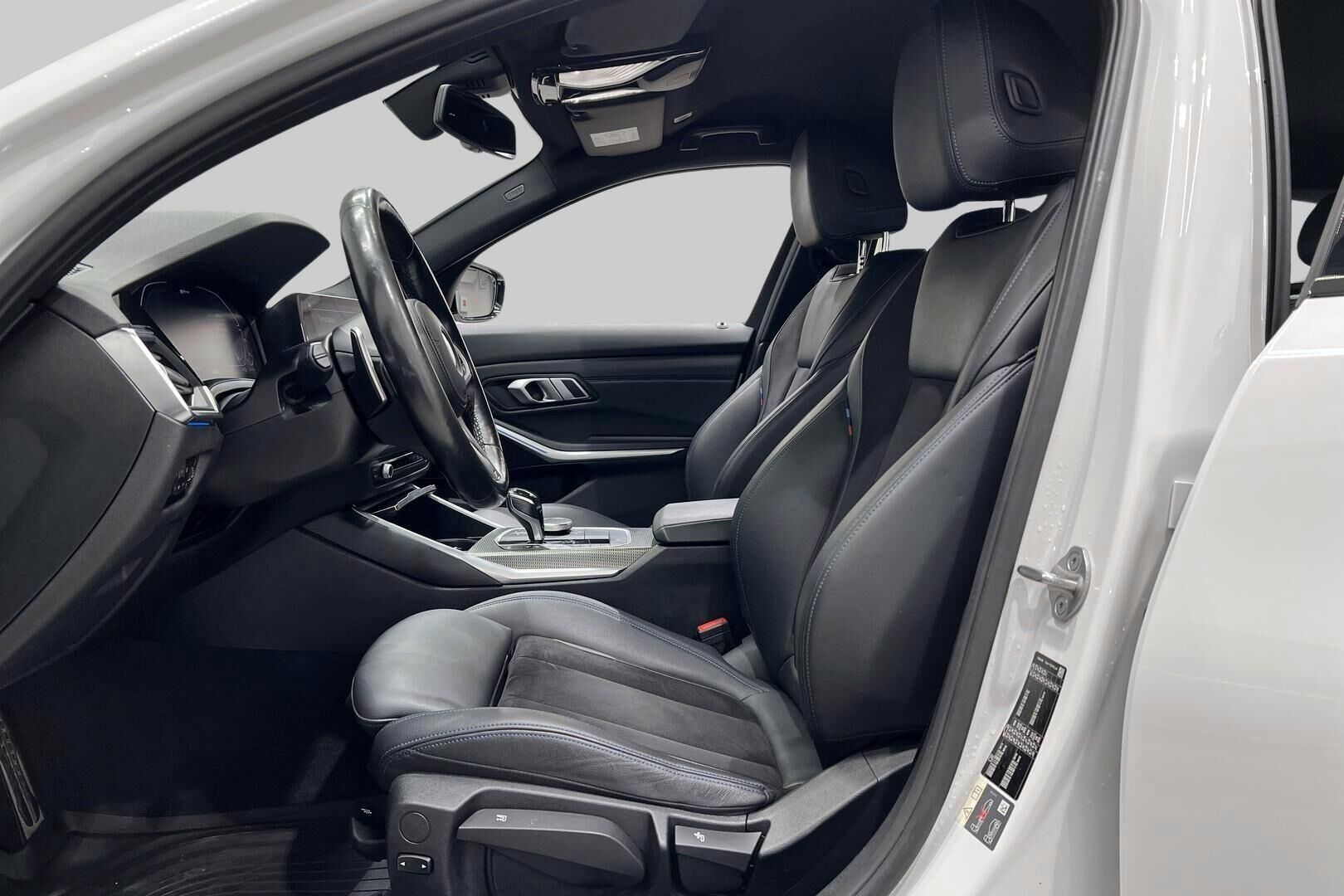 BMW 3-SARJA iso kuva 9