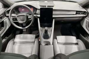 POLESTAR 2 esikatselu 10