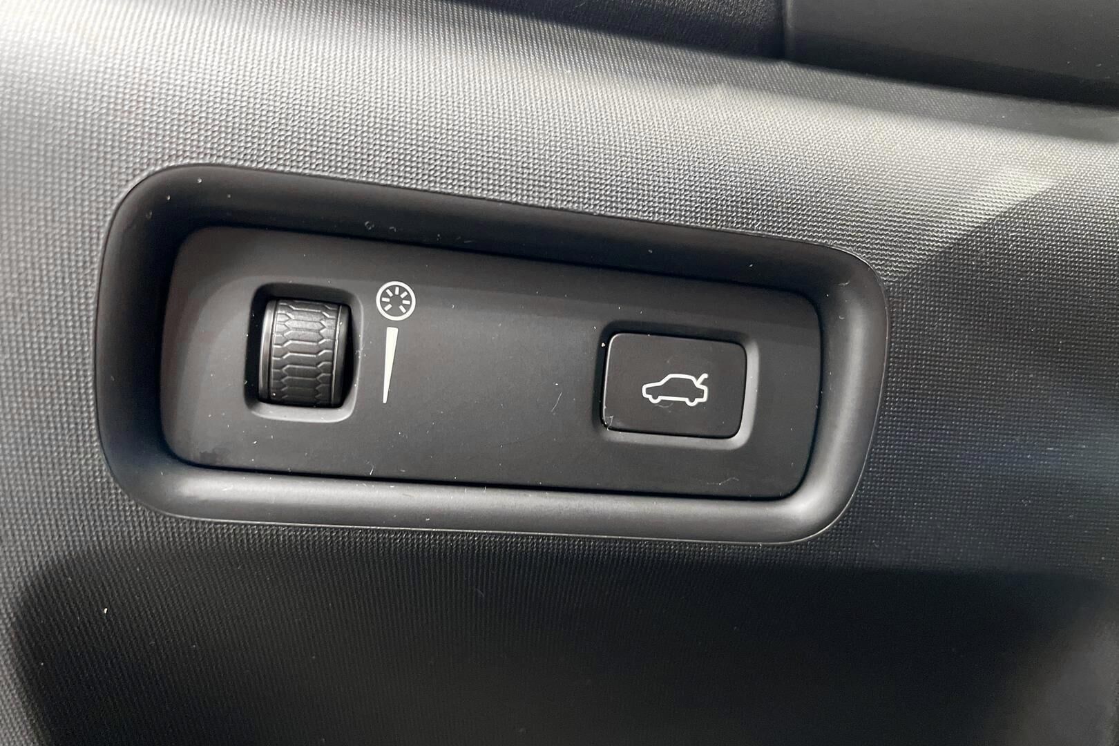 POLESTAR 2 iso kuva 24