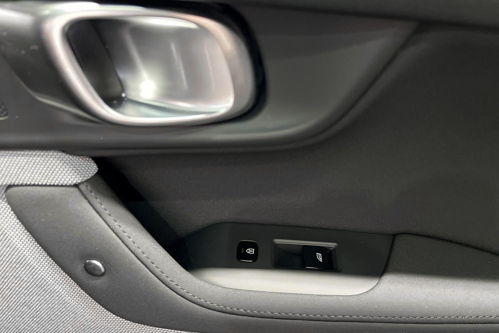 POLESTAR 2 iso kuva 30