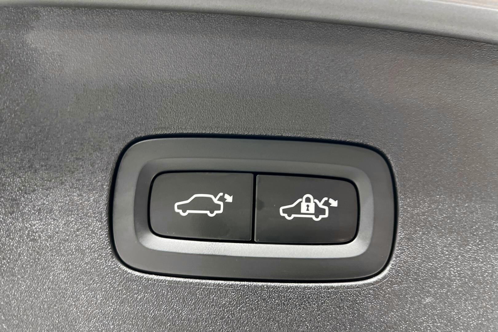 POLESTAR 2 iso kuva 31