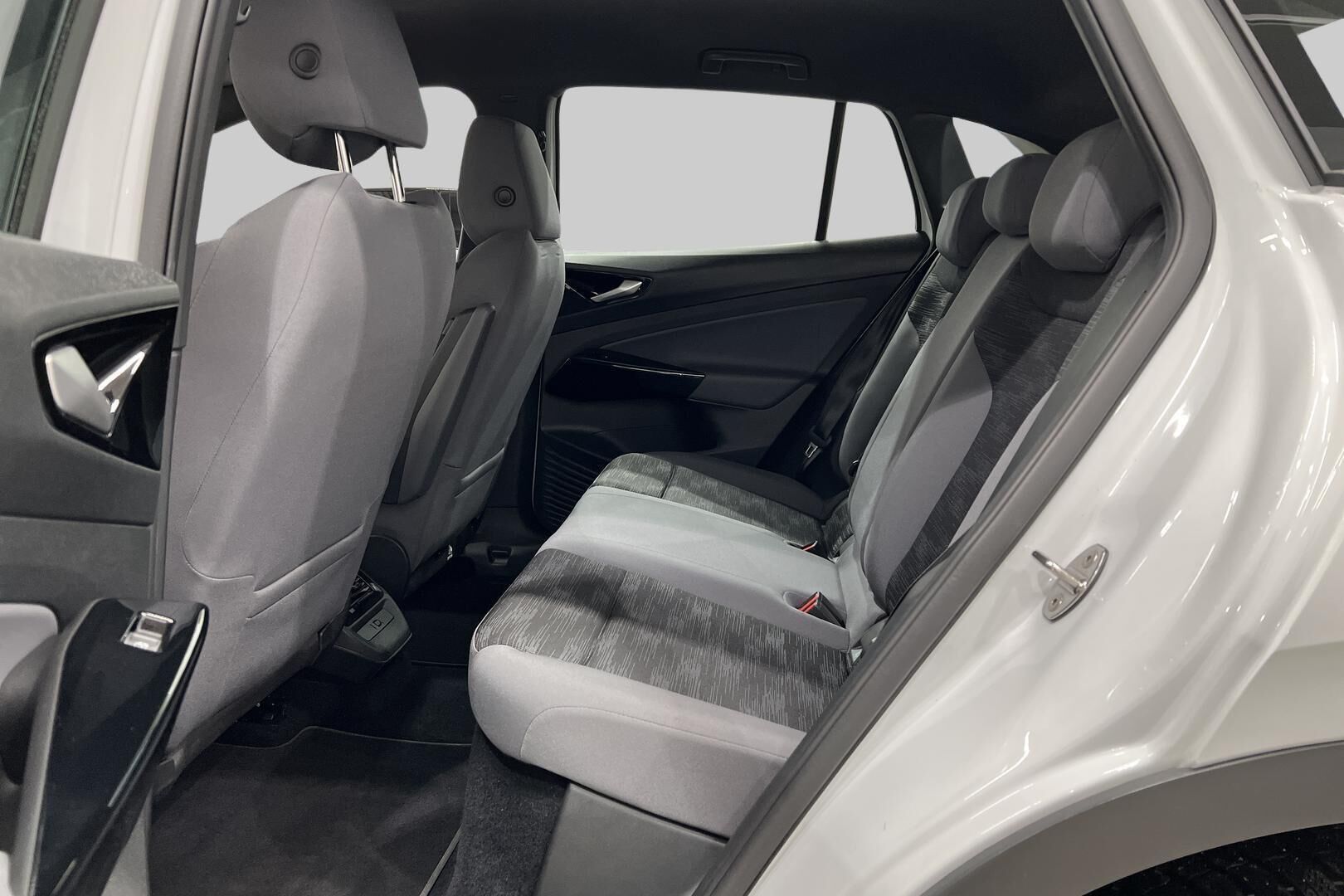 VOLKSWAGEN ID.4 iso kuva 26