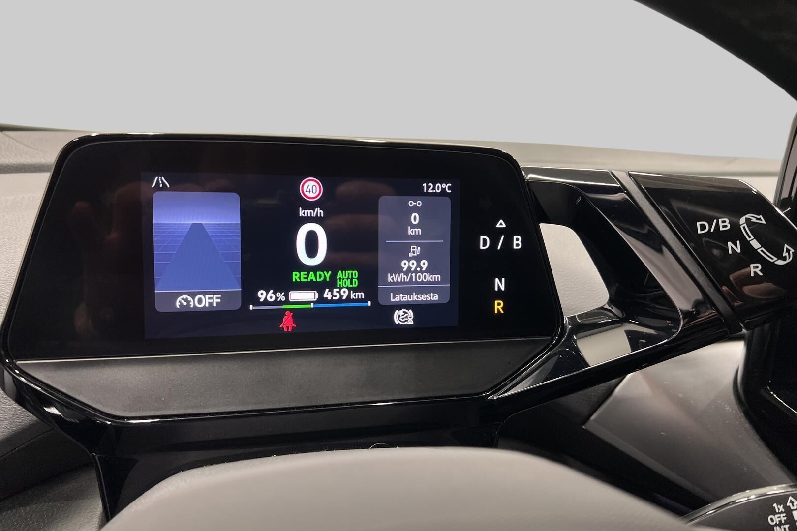 VOLKSWAGEN ID.4 iso kuva 13