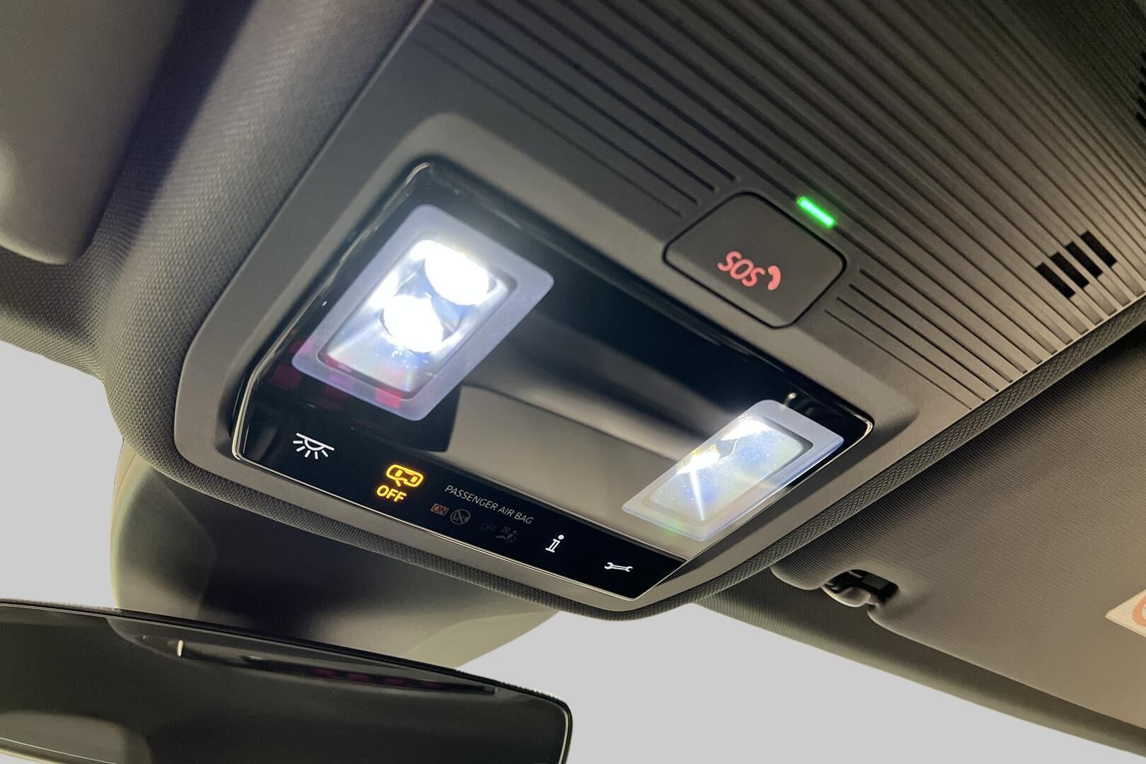 VOLKSWAGEN ID.4 iso kuva 28