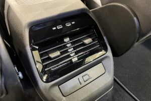 VOLKSWAGEN ID.4 esikatselu 17