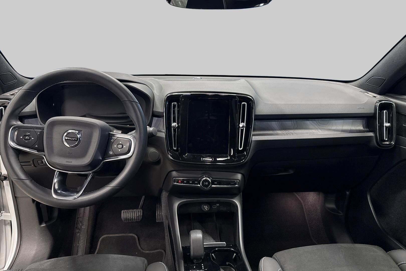 VOLVO C40 iso kuva 11