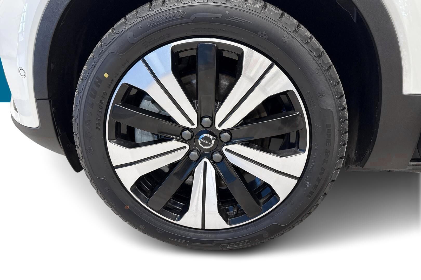 VOLVO C40 iso kuva 11