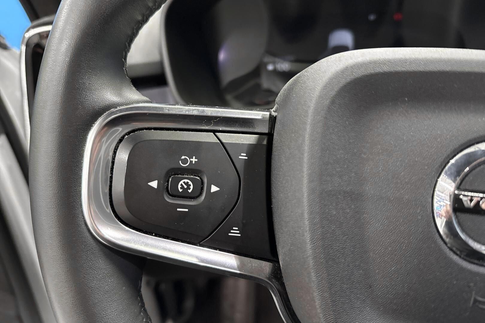 VOLVO C40 iso kuva 16