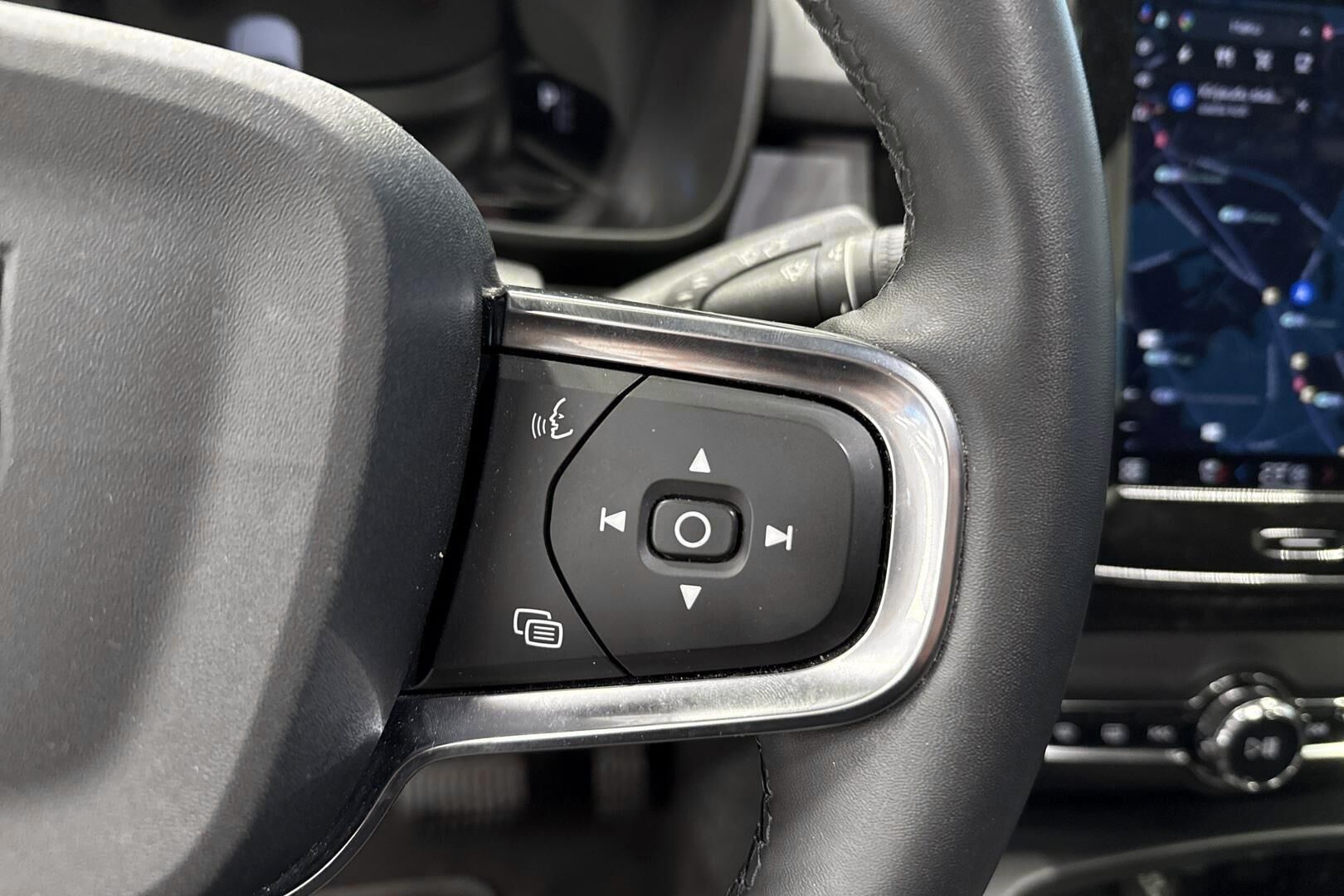 VOLVO C40 iso kuva 20