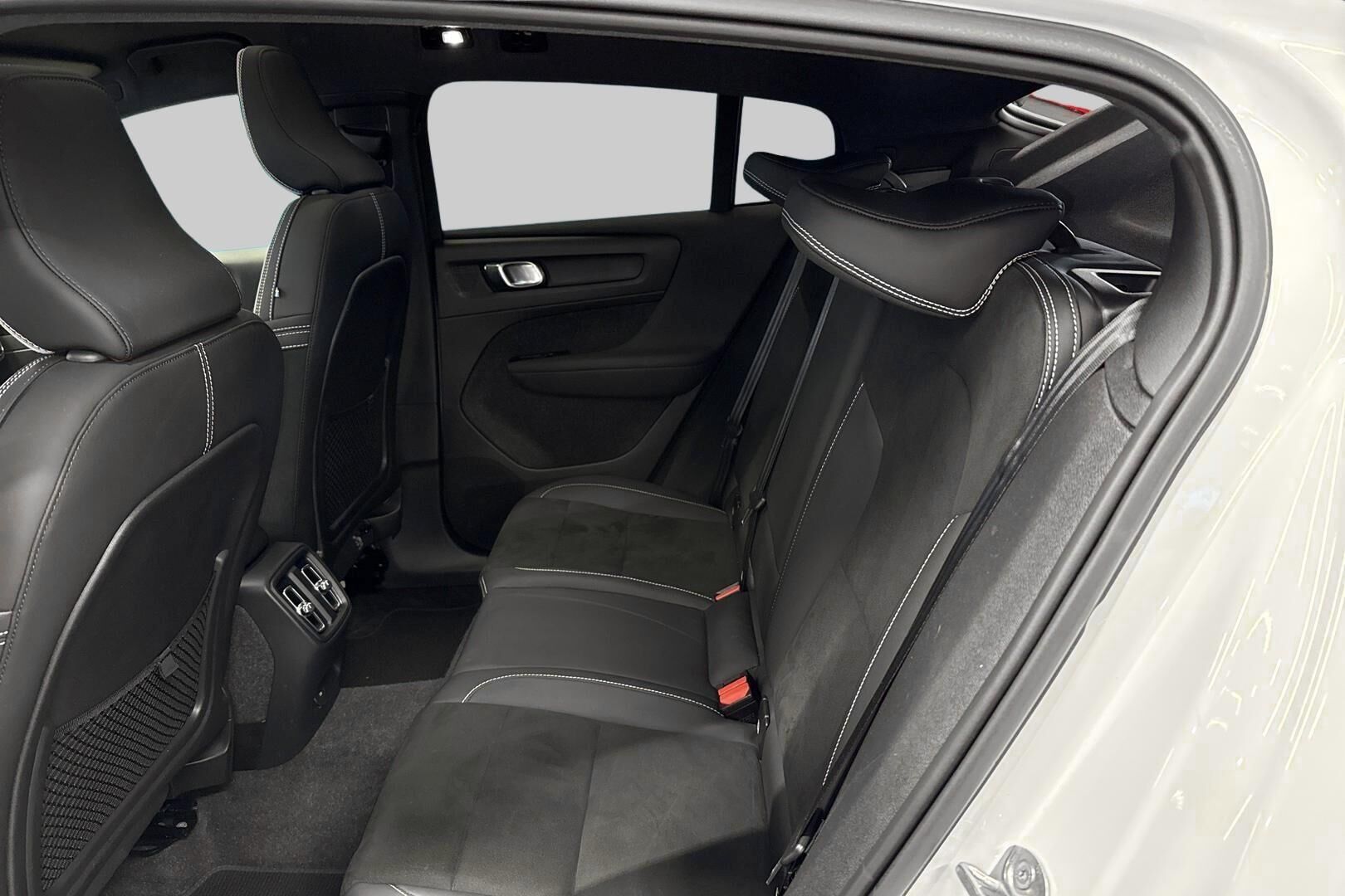 VOLVO C40 iso kuva 9