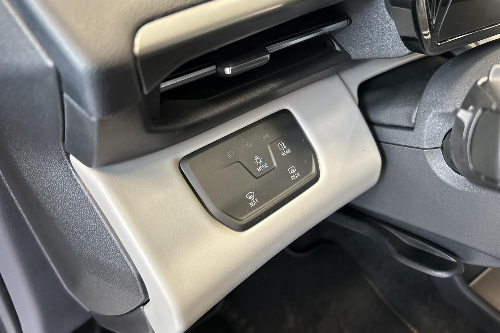 Ford Explorer iso kuva 11