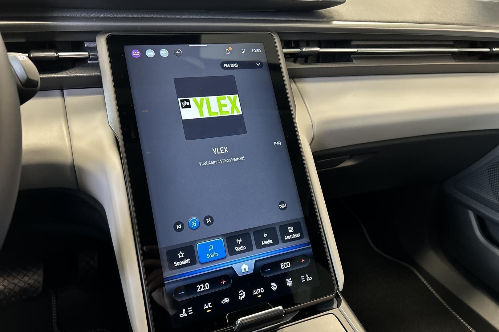 Ford Explorer iso kuva 17