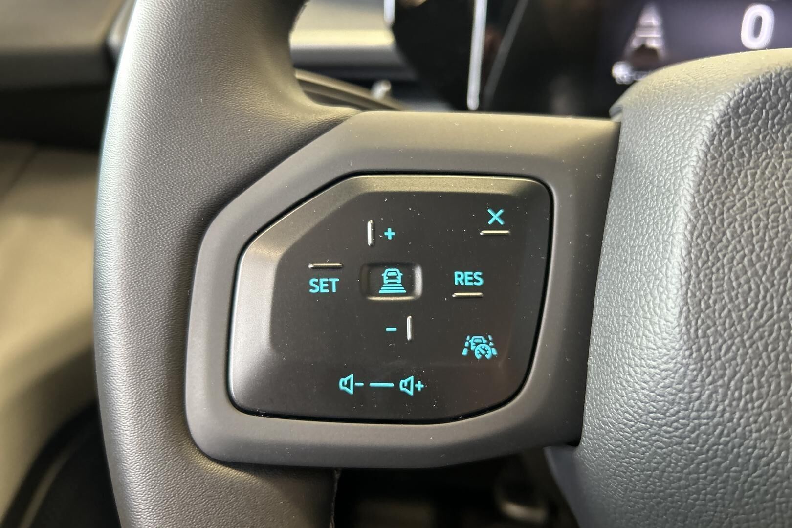 Ford Explorer iso kuva 20