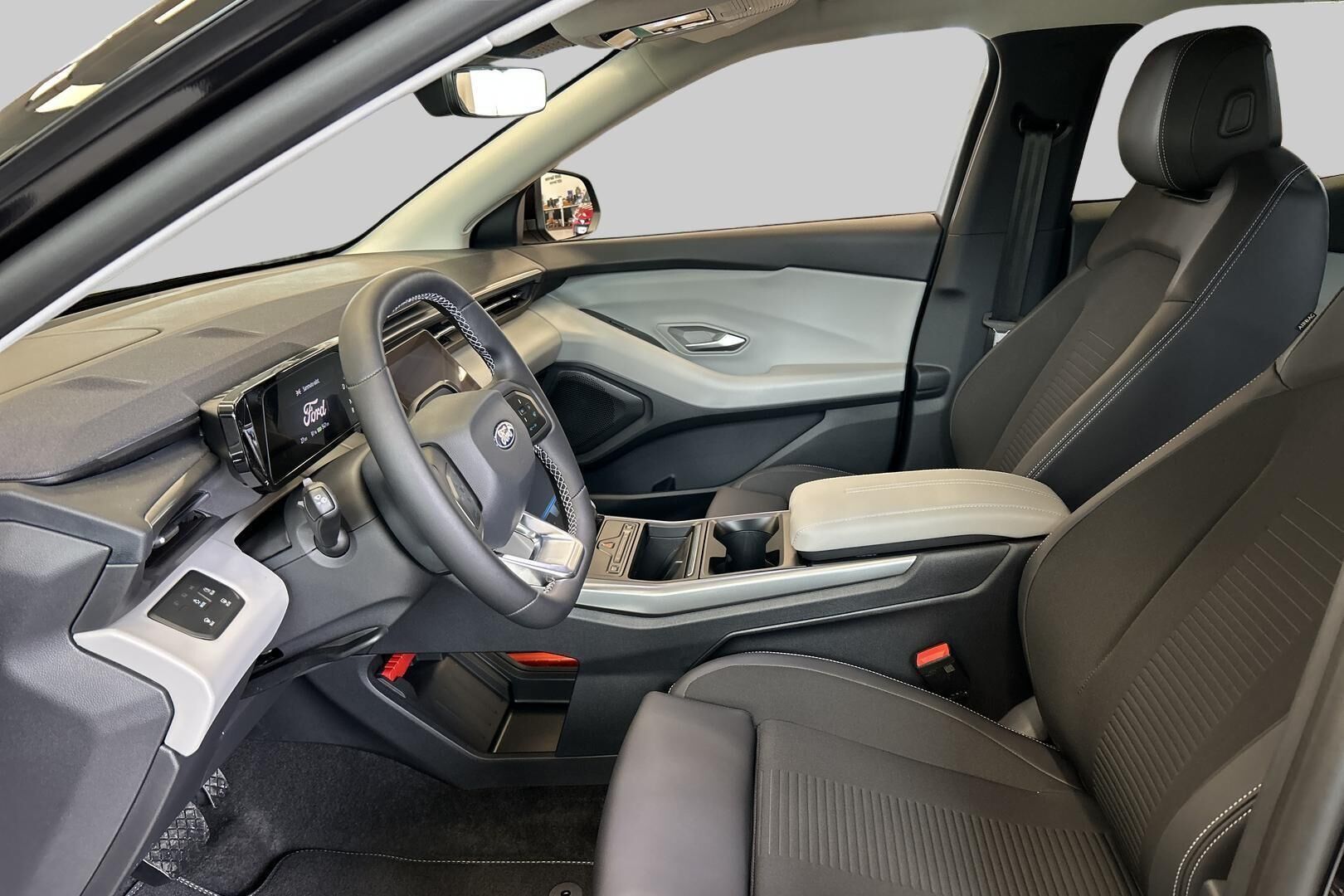 Ford Explorer iso kuva 6