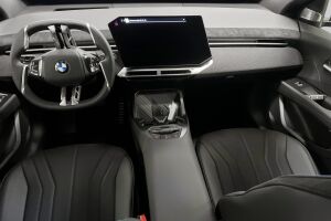 BMW iX3 esikatselu 10
