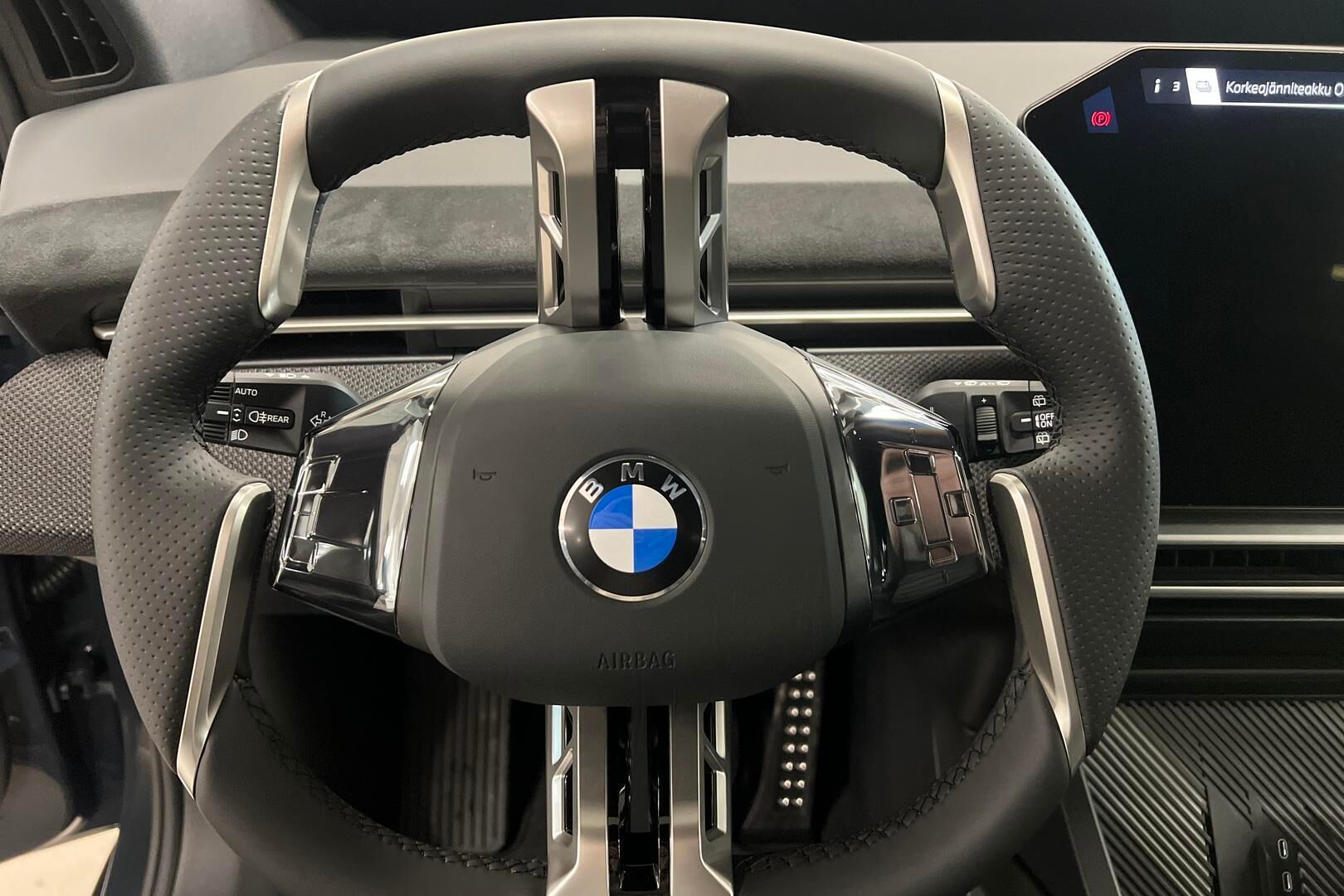 BMW iX3 iso kuva 16