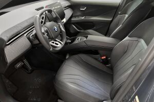 BMW iX3 esikatselu 8