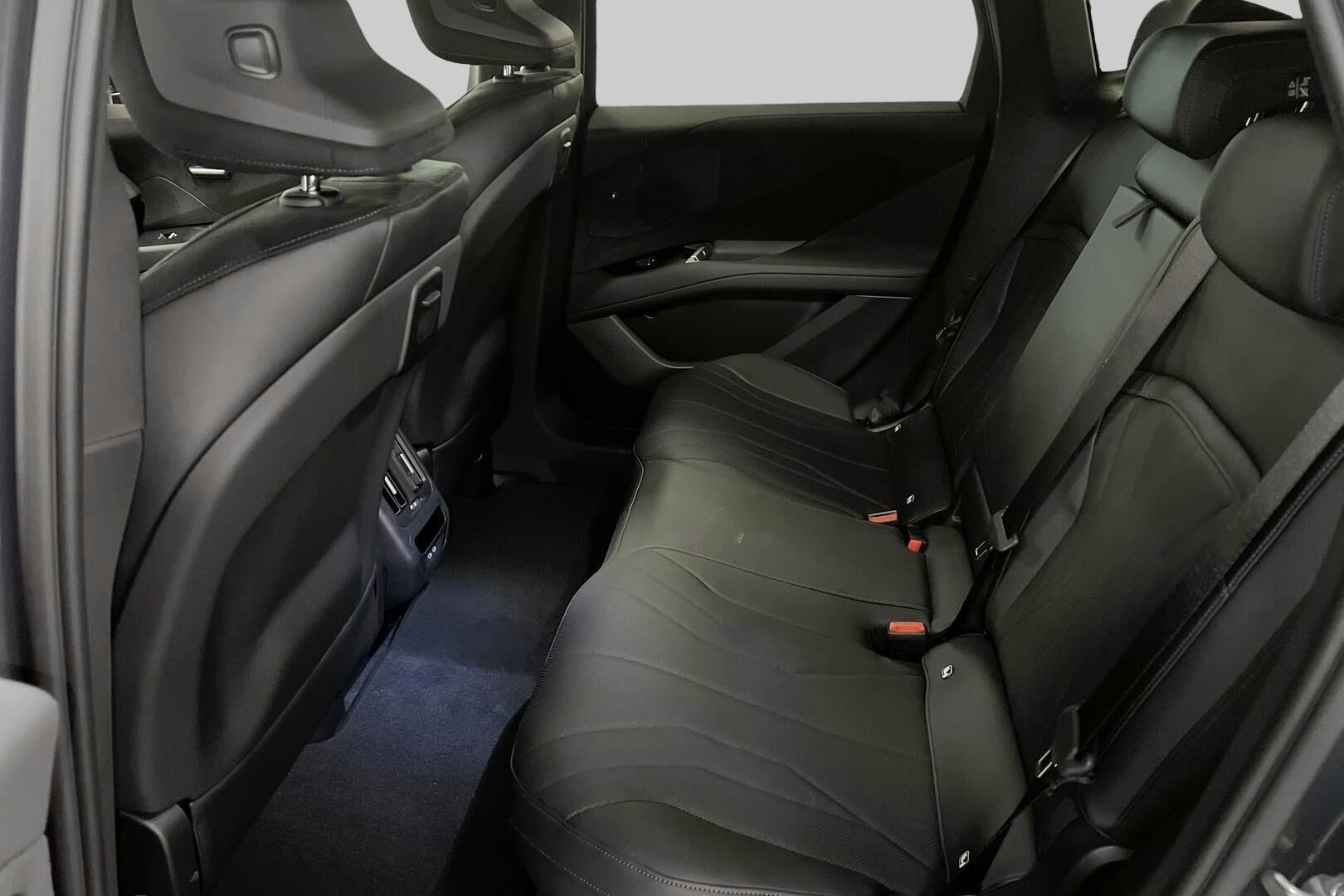 BMW iX3 iso kuva 9