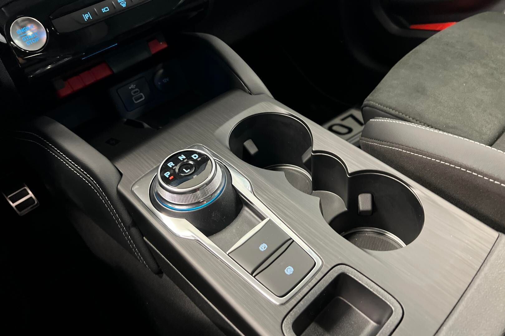 Ford Kuga iso kuva 15