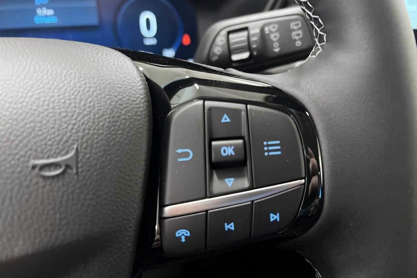 Ford Kuga iso kuva 17