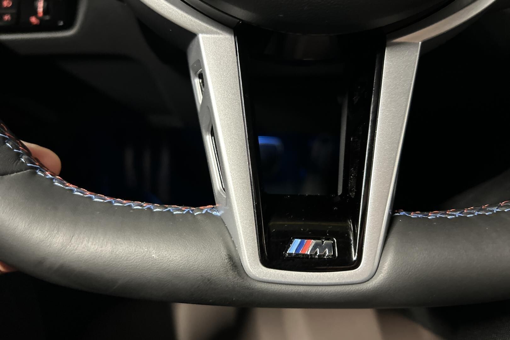 BMW I4 M60 iso kuva 35