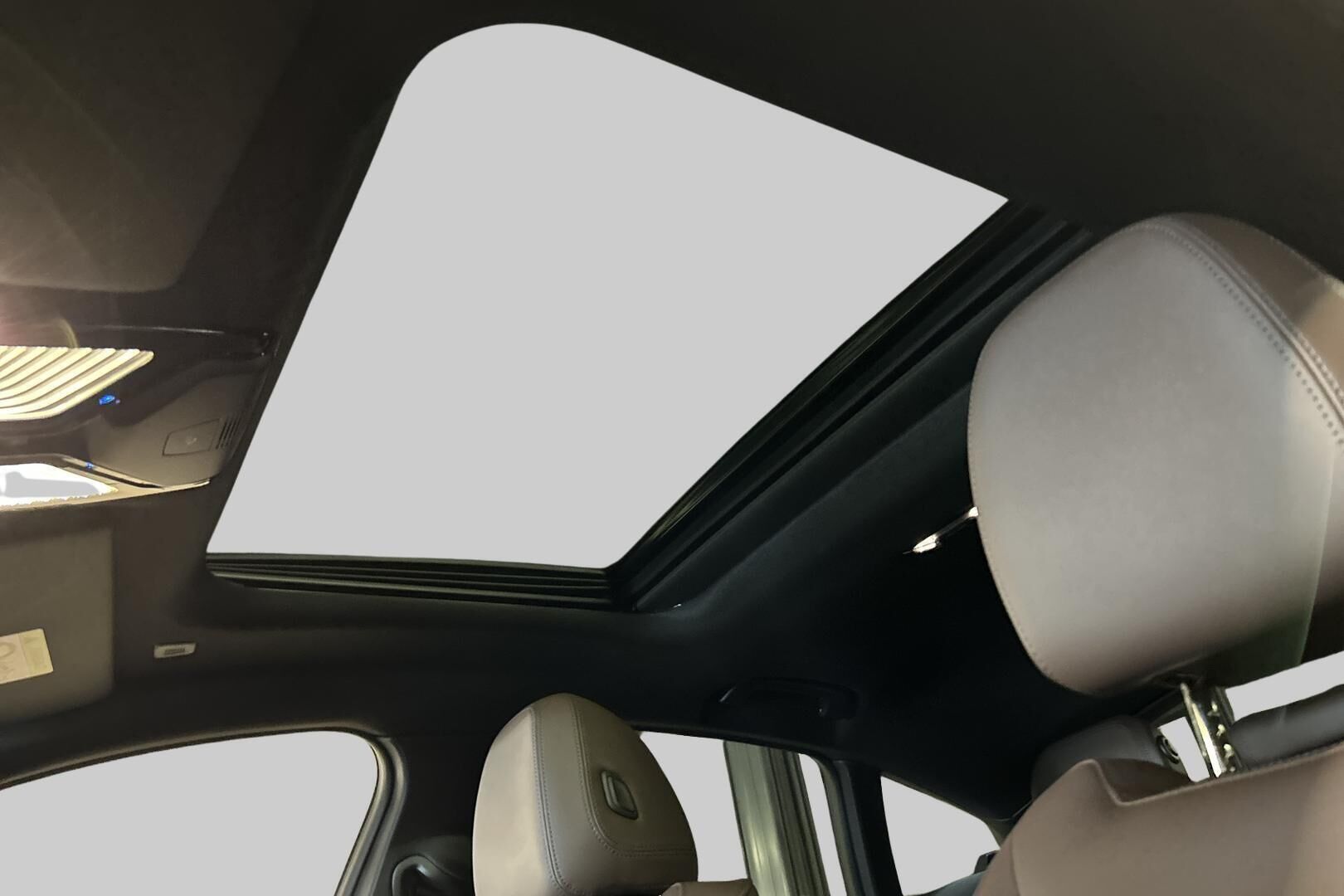 BMW I4 M60 iso kuva 28