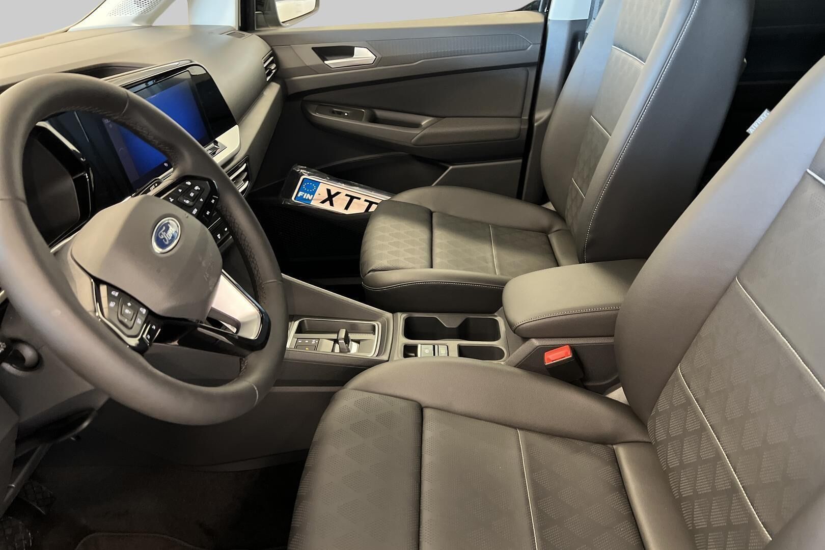 Ford Grand Tourneo Connect iso kuva 8