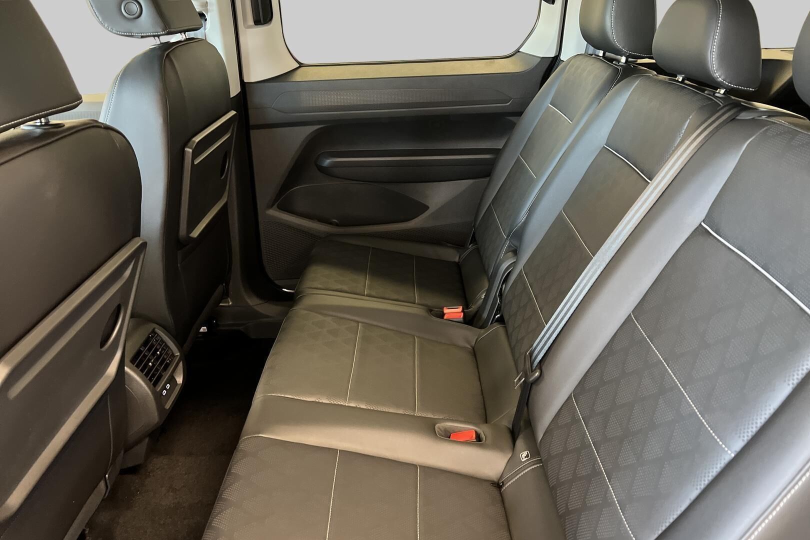 Ford Grand Tourneo Connect iso kuva 9