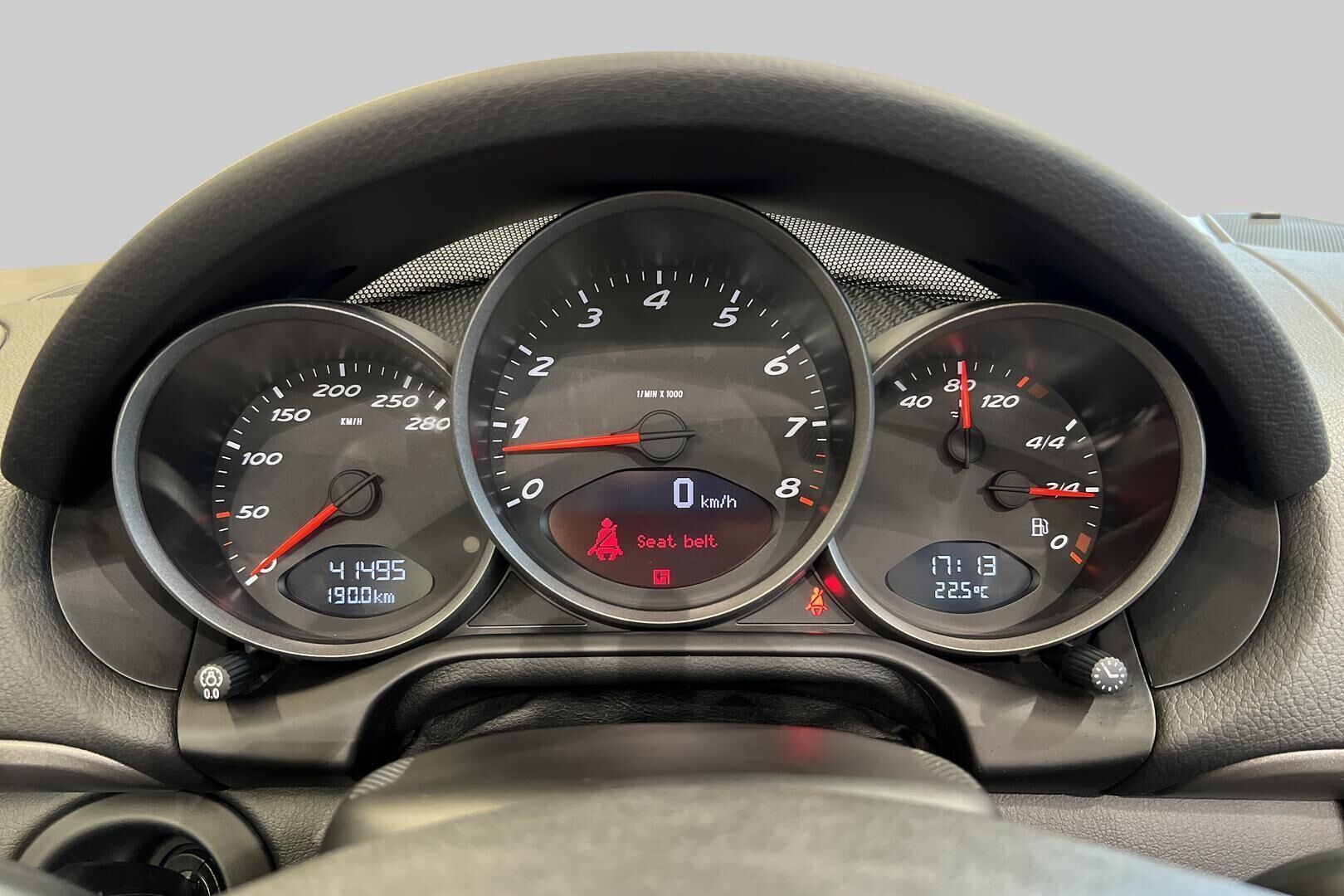 Porsche Boxster iso kuva 13