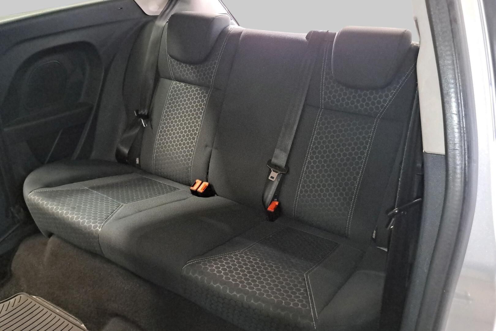 Ford Fiesta iso kuva 9