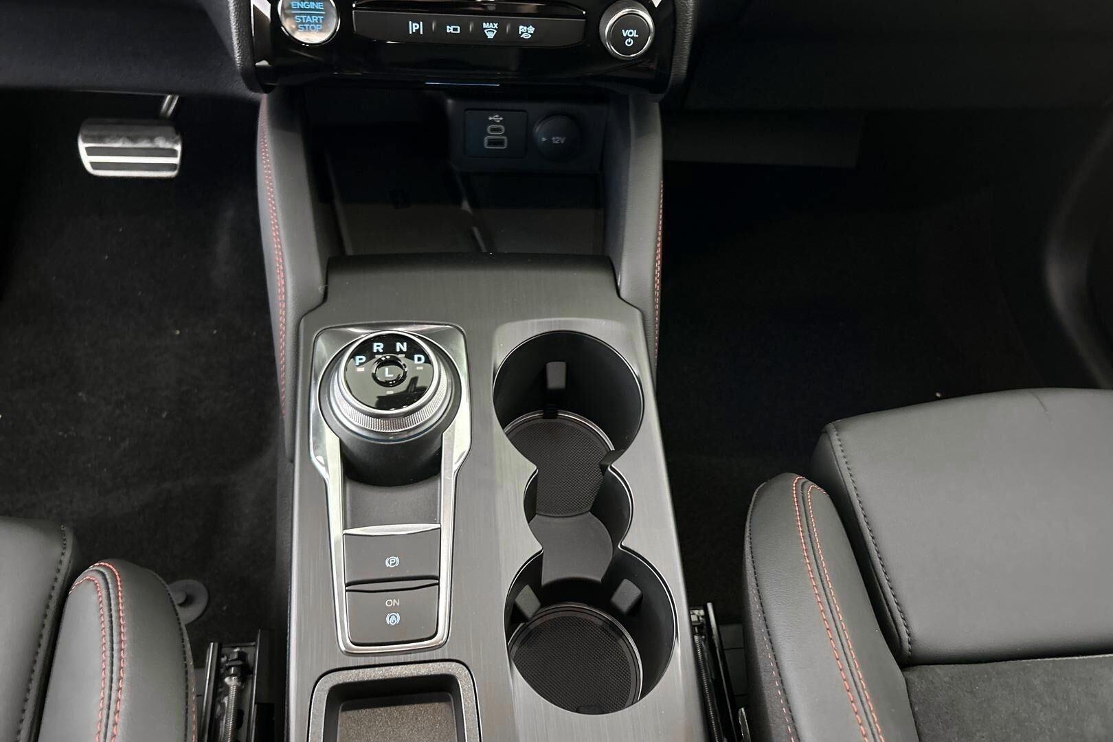 Ford Kuga iso kuva 21