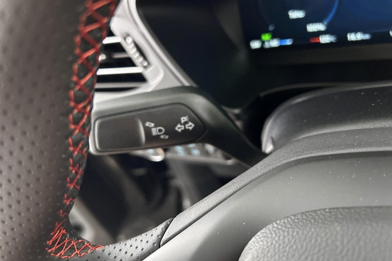 Ford Kuga iso kuva 25