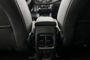 Ford Kuga esikatselu 31