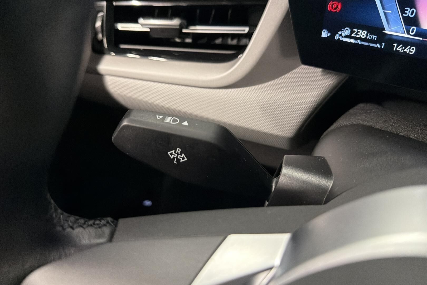BMW X1 iso kuva 18