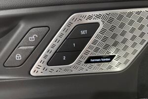 BMW iX2 esikatselu 16