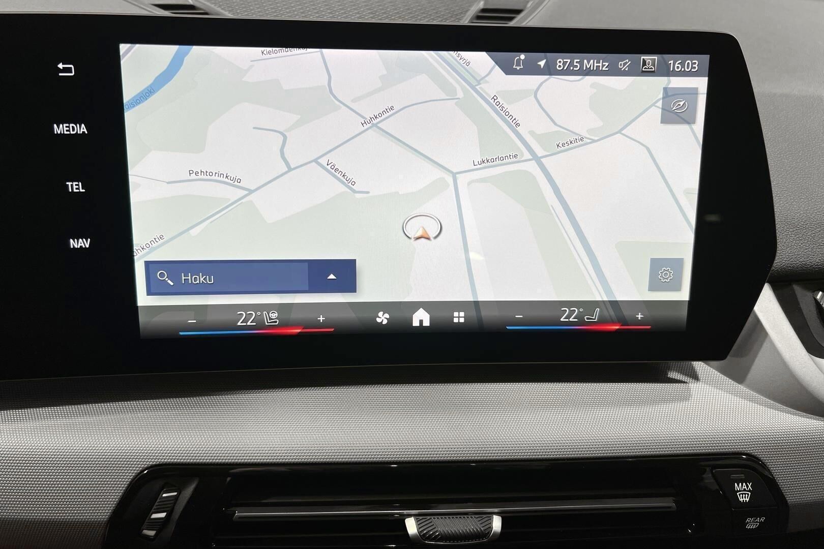 BMW X1 iso kuva 14