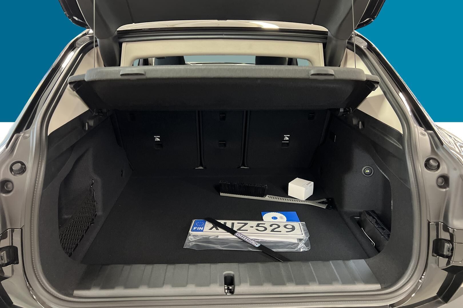 BMW iX2 iso kuva 10