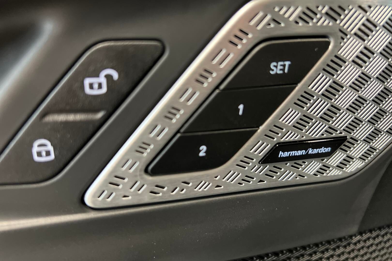 BMW iX2 iso kuva 14
