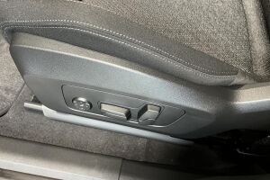 BMW iX2 esikatselu 16