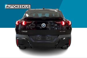 BMW iX2 esikatselu 5