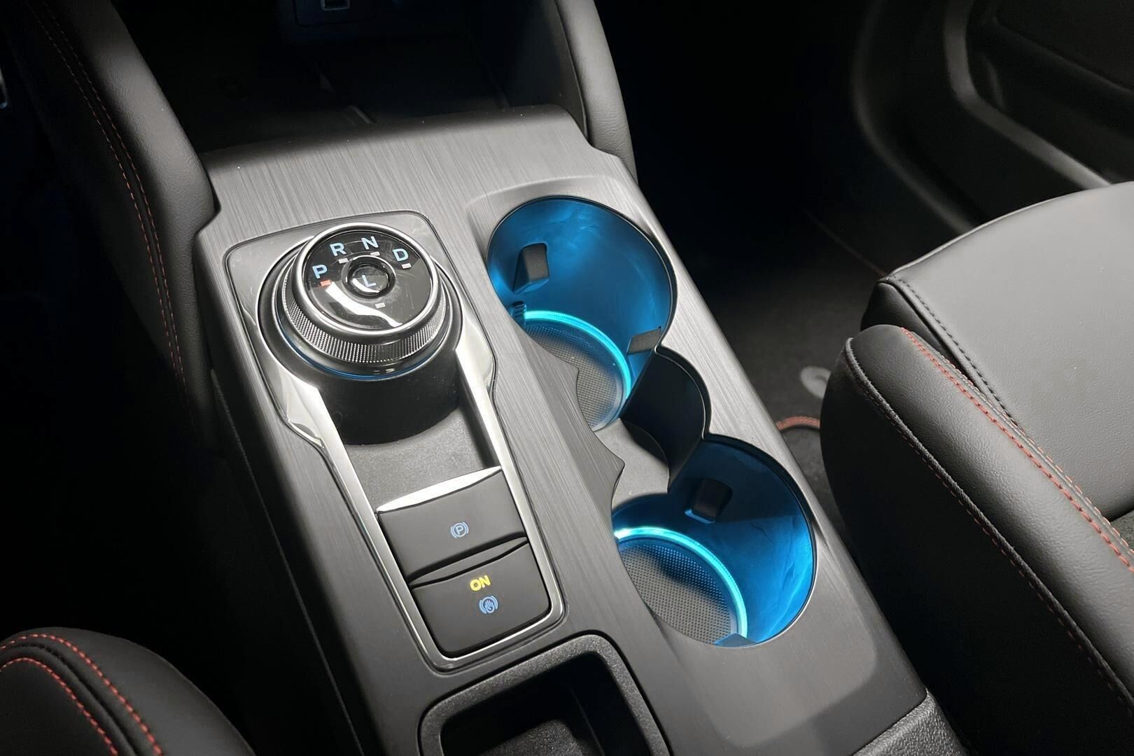 Ford Kuga iso kuva 15