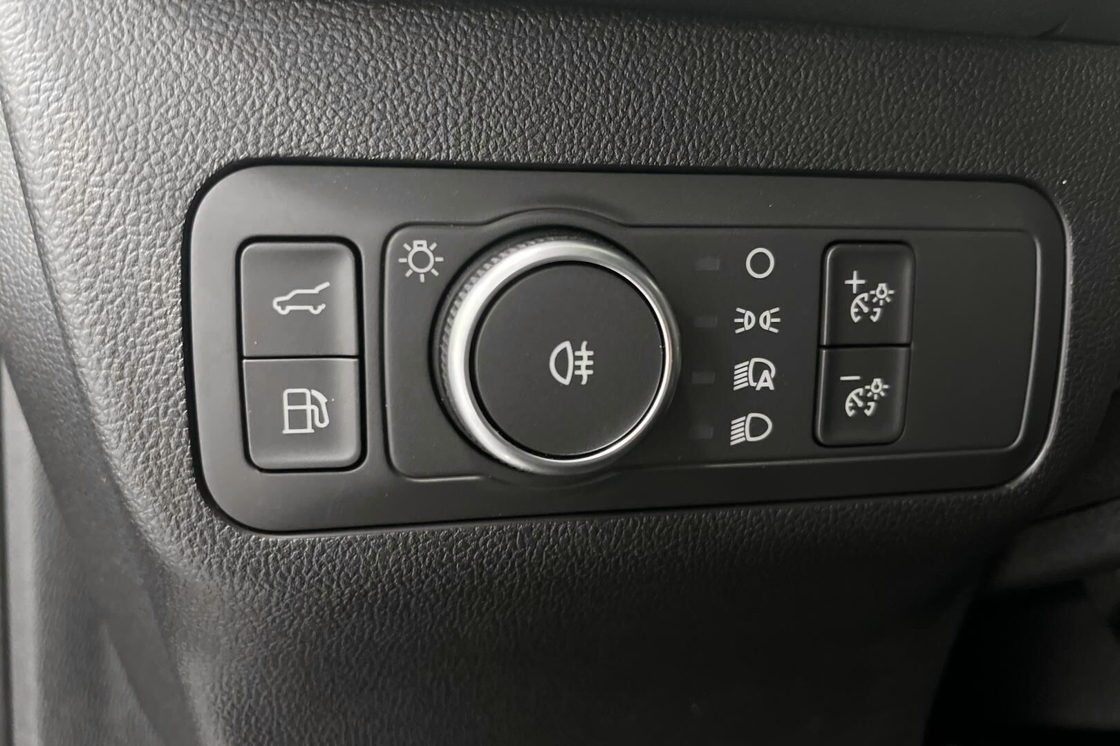 Ford Kuga iso kuva 18