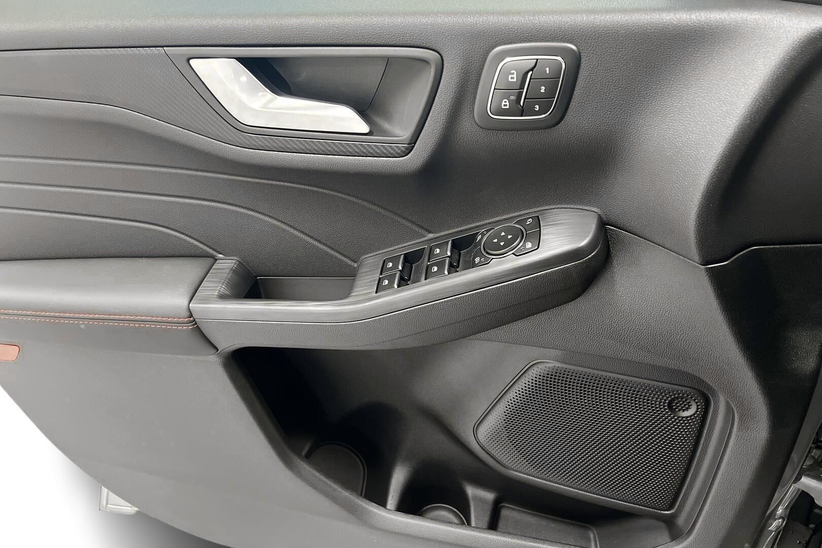 Ford Kuga iso kuva 19