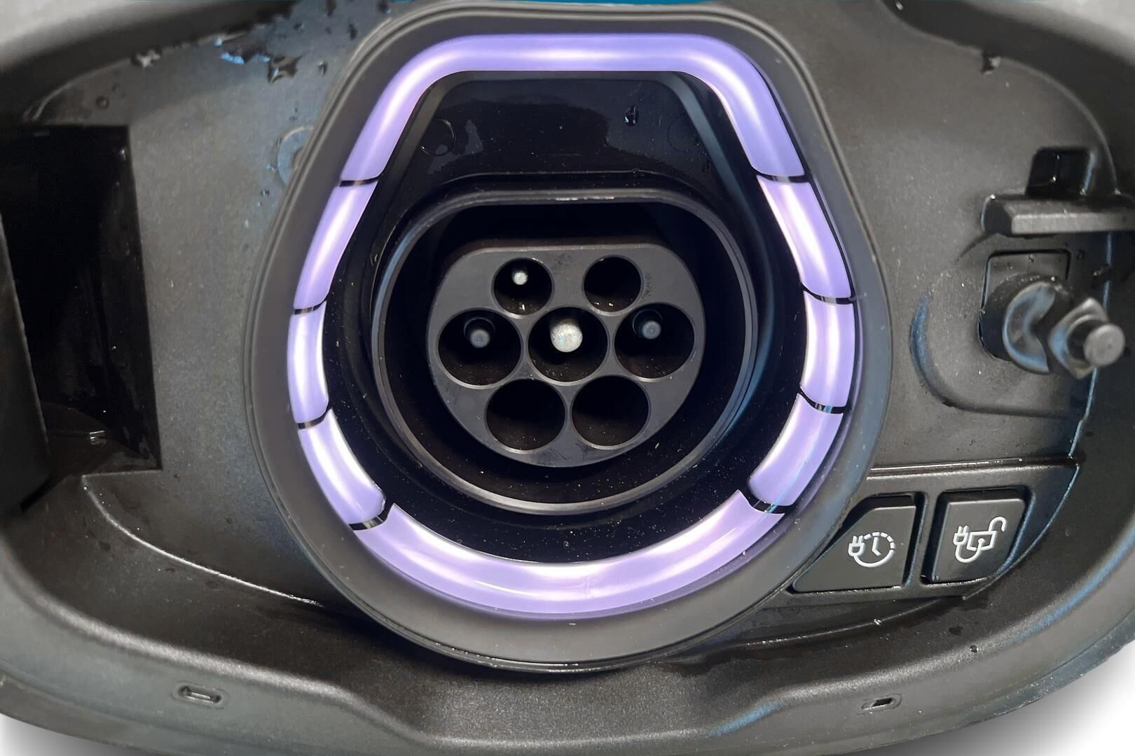 Ford Kuga iso kuva 23