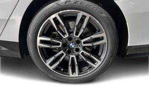 BMW i5 esikatselu 9