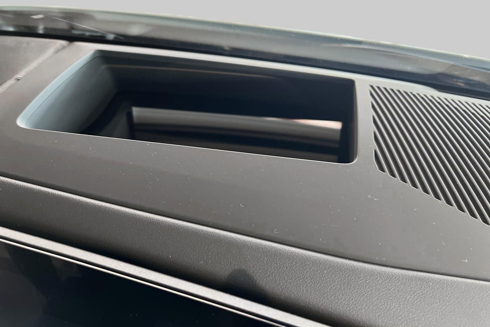 BMW i5 iso kuva 17