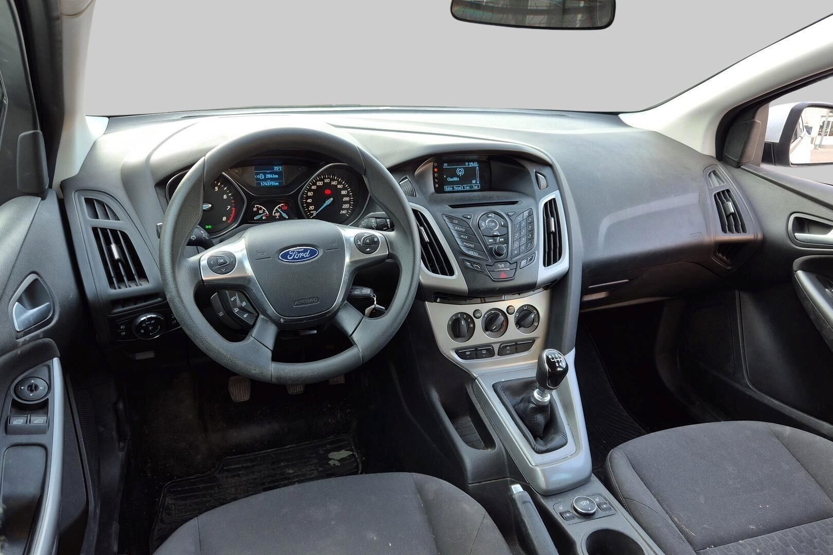 Ford Focus iso kuva 2