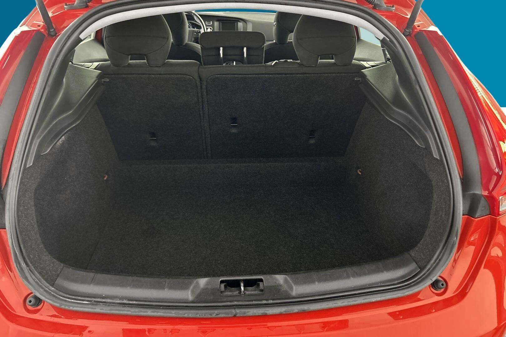 Volvo V40 iso kuva 12