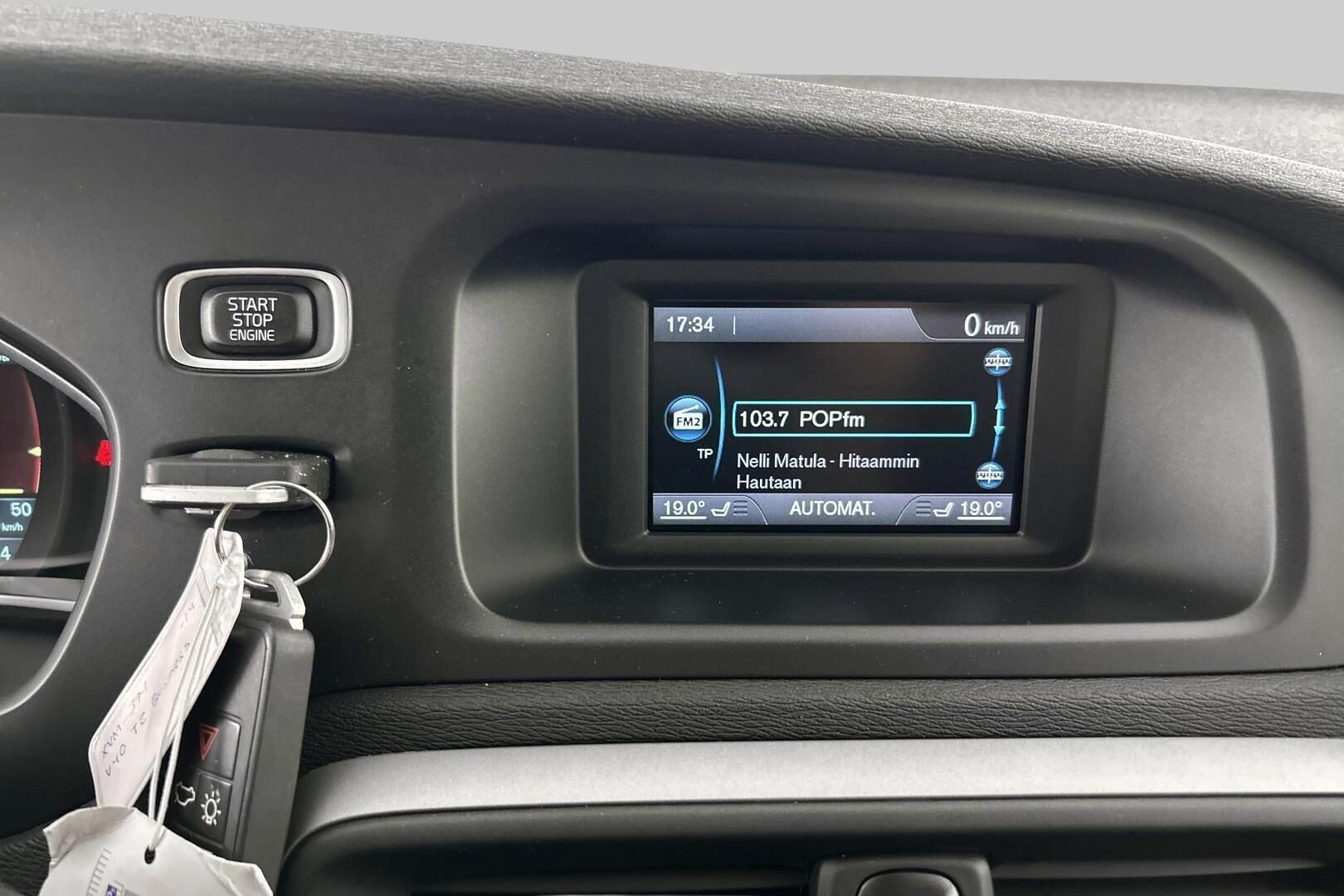 Volvo V40 iso kuva 17