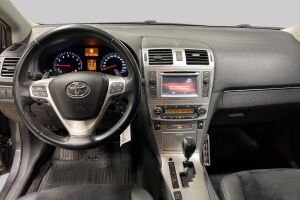 Toyota Avensis esikatselu 11